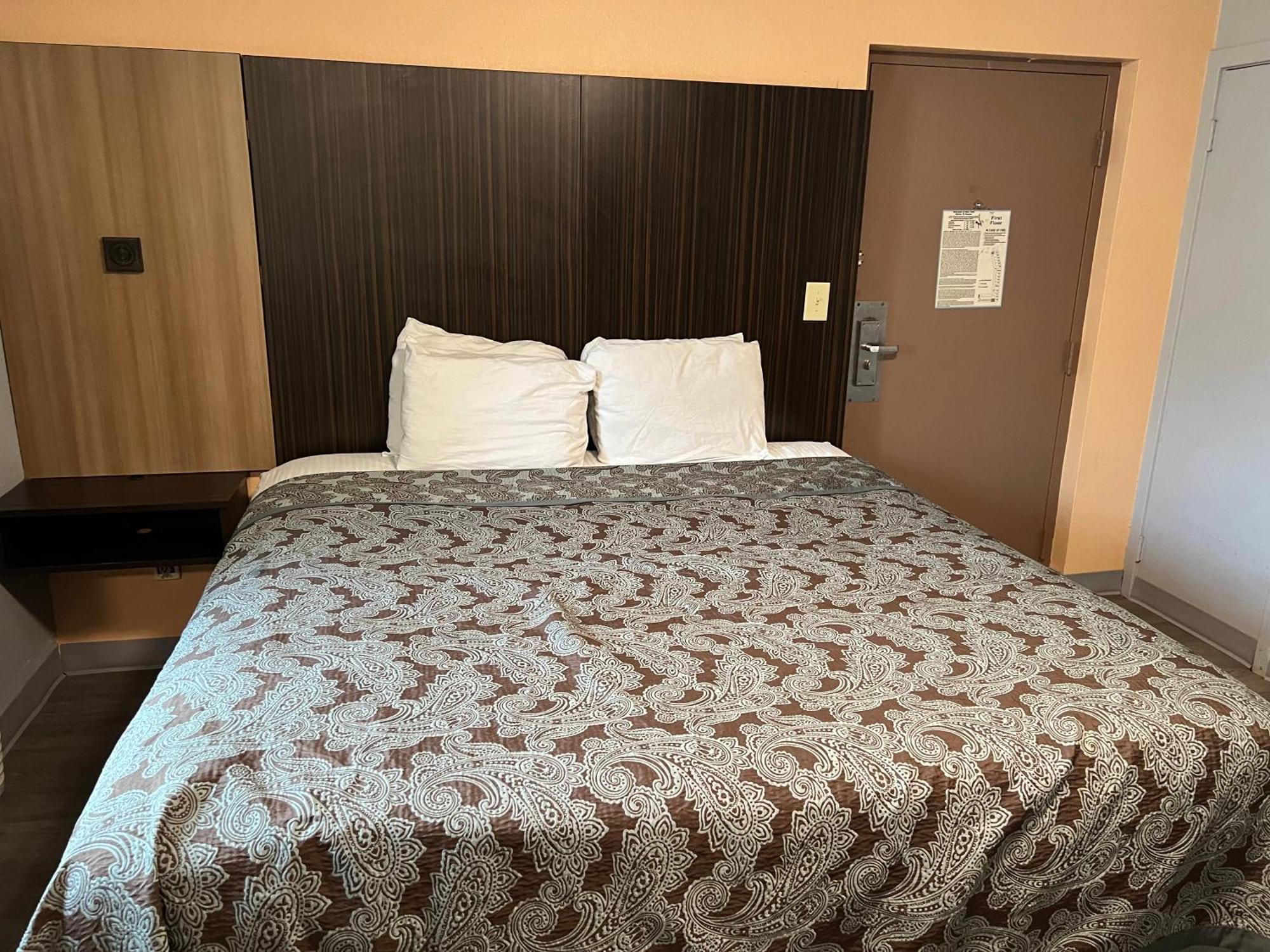 水牛城 大学庄园旅馆汽车旅馆 外观 照片