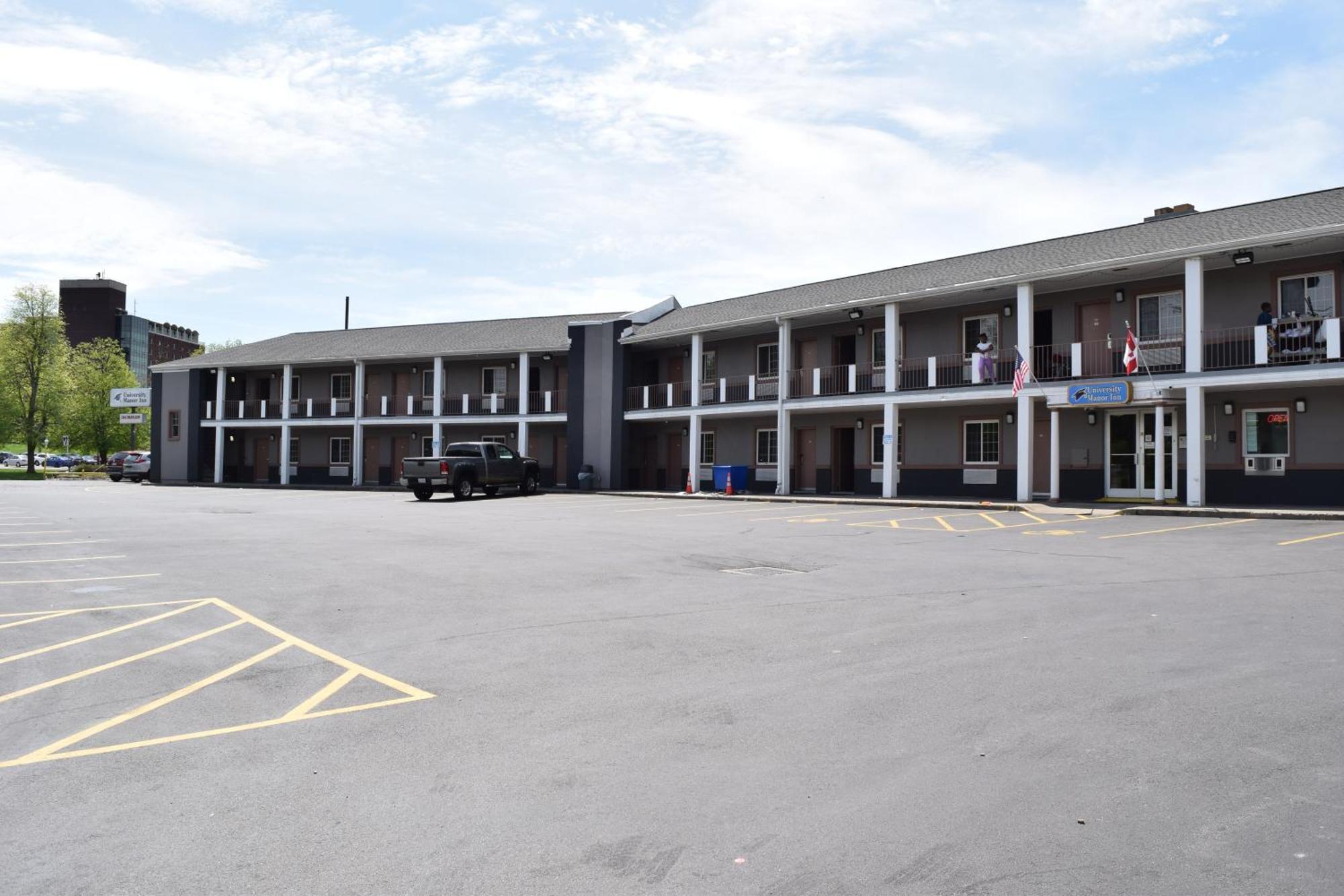 水牛城 大学庄园旅馆汽车旅馆 外观 照片