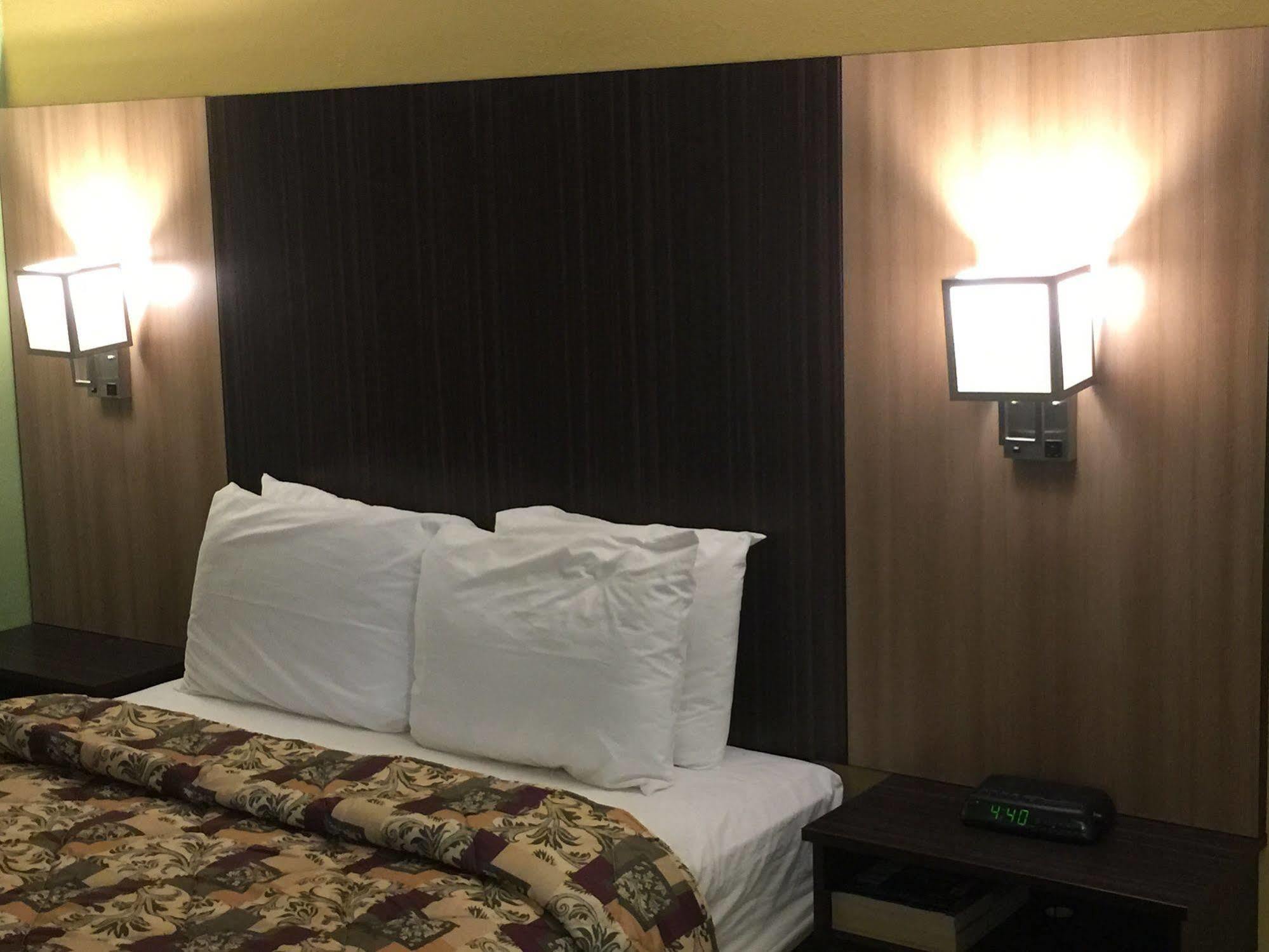 水牛城 大学庄园旅馆汽车旅馆 外观 照片